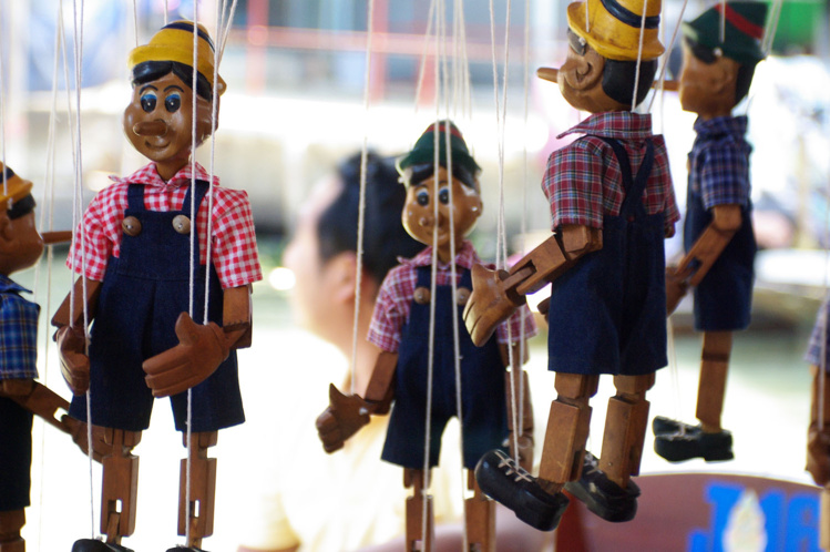 Armas silenciosas para guerras tranquilas Armas silenciosas para guerras tranquilas