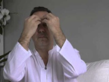 Alberto Robles explicando un código de curación.