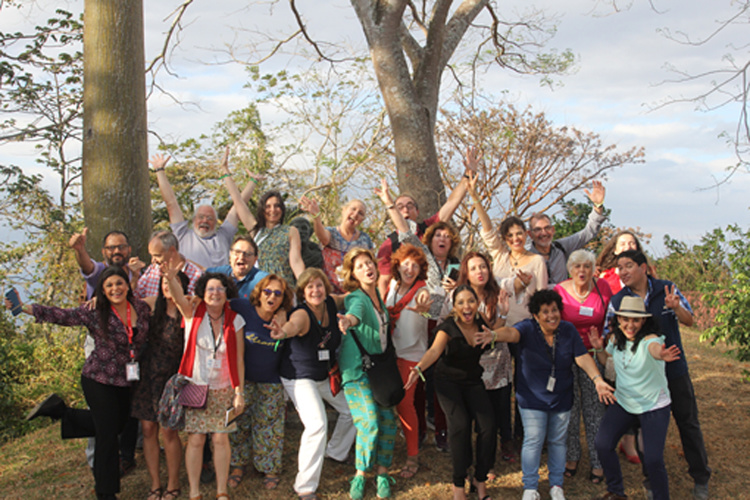 Liderando el camino hacia la sostenibiilidad 2030. La Carta de la Tierra Liderando el camino hacia la sostenibiilidad 2030. La Carta de la Tierra