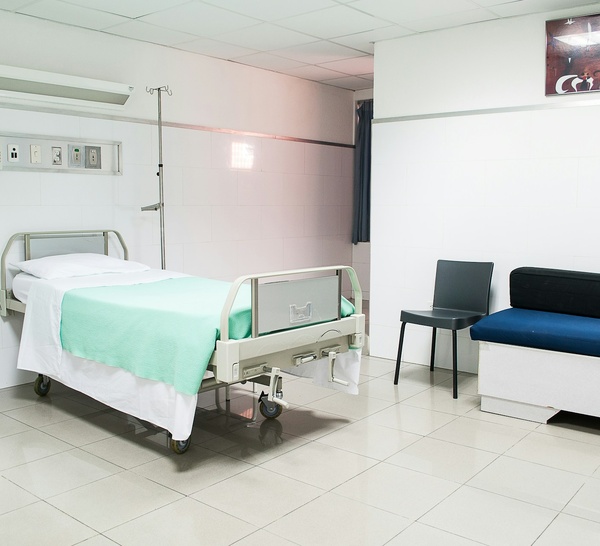 Hospitales: ¿Refugios ante la soledad?